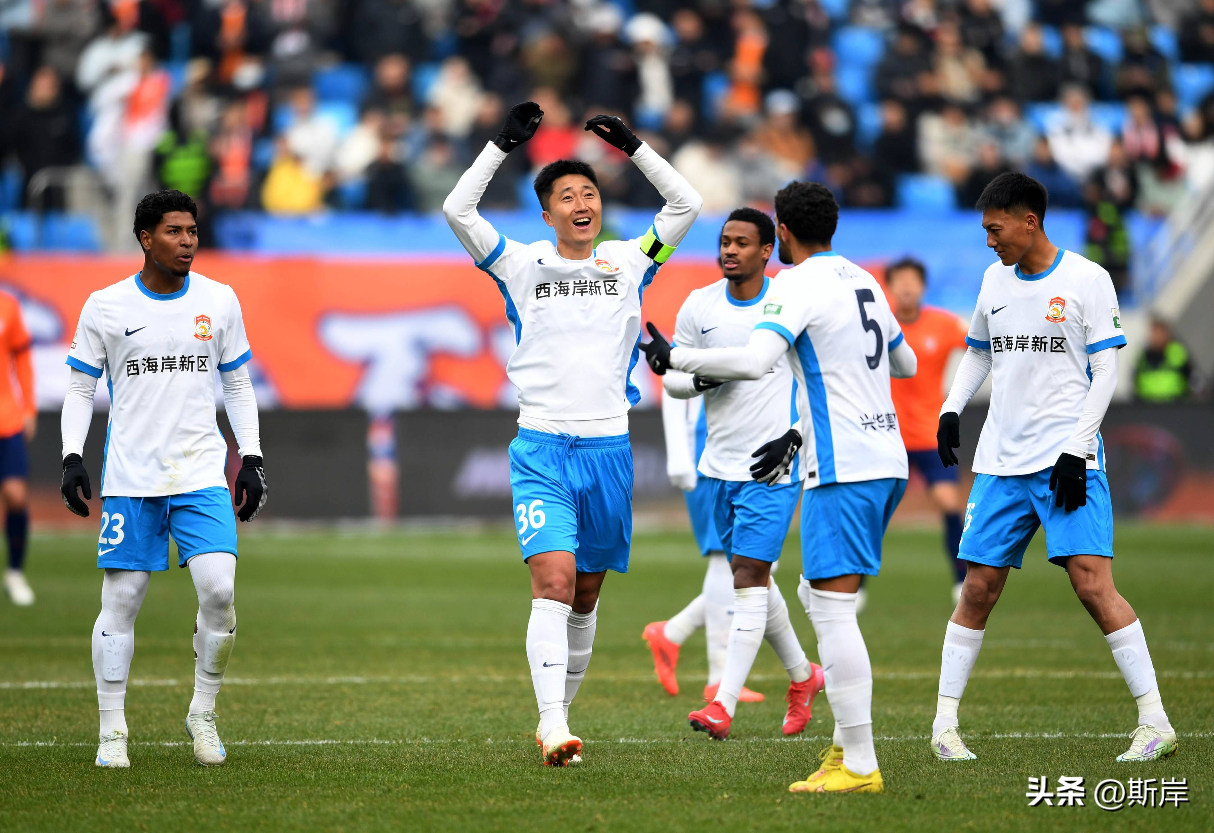 九州娱乐-包含中超球员转会市场热度攀升，多项交易进行中的词条